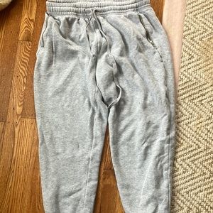 aerie gray sweatpants in the size medium